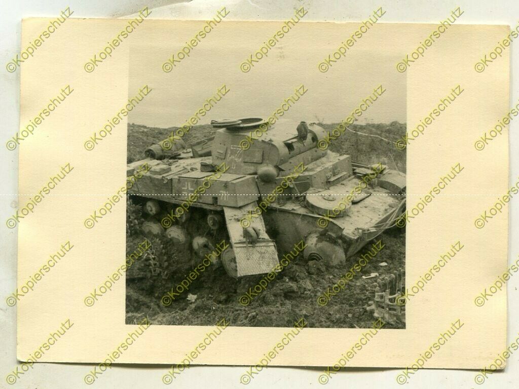 Foto, 5.Pz.Regiment 7, zerstörter Panzer, Turmnummer 711, Russla