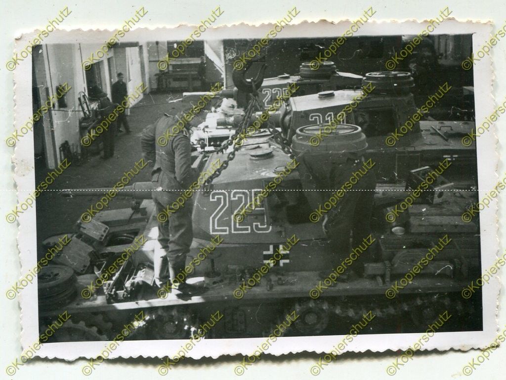 Foto, 2.Panzer-Regiment 2 (Reich), Panzer Instandsetzung in Oran