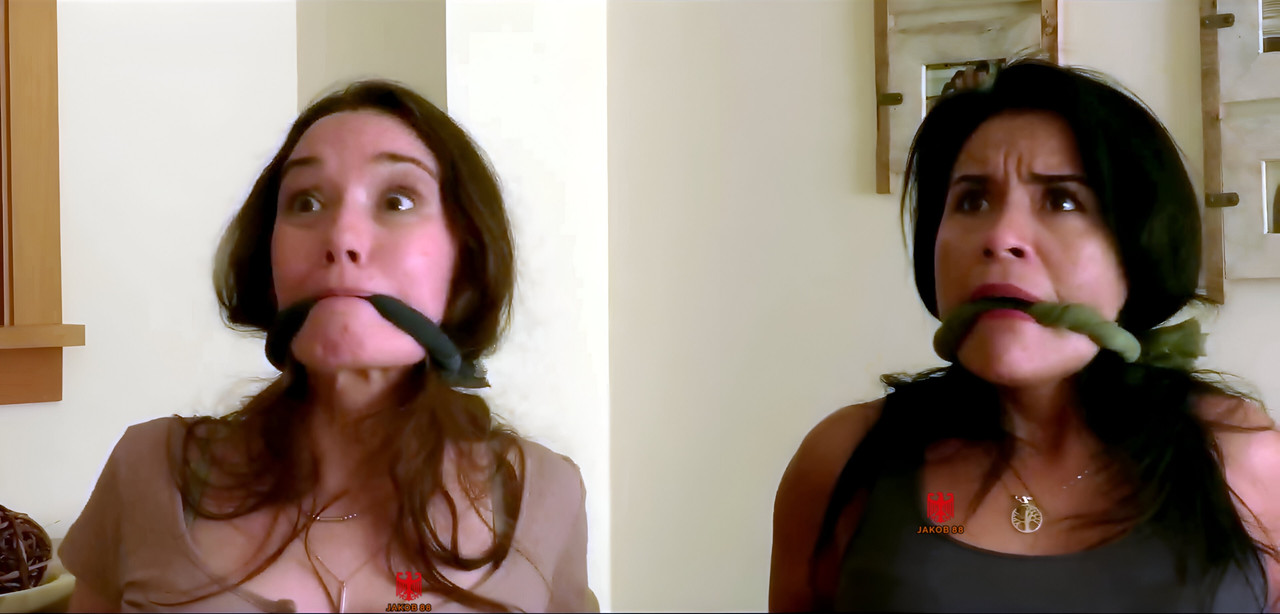 Sonia Martell, Luana Ulloa 4 - Jurassic Cracks 2022