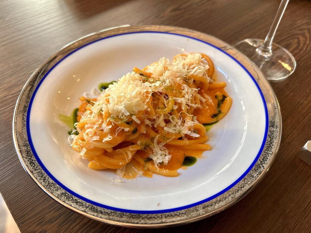 Жаркий сентябрь на побережье Тирренского моря.