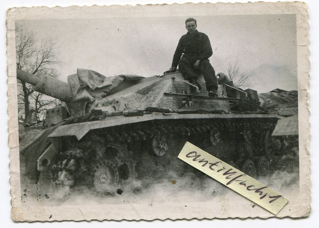 Panzer-Sturmgeschütz mit Zemerit-Betonanstrich i