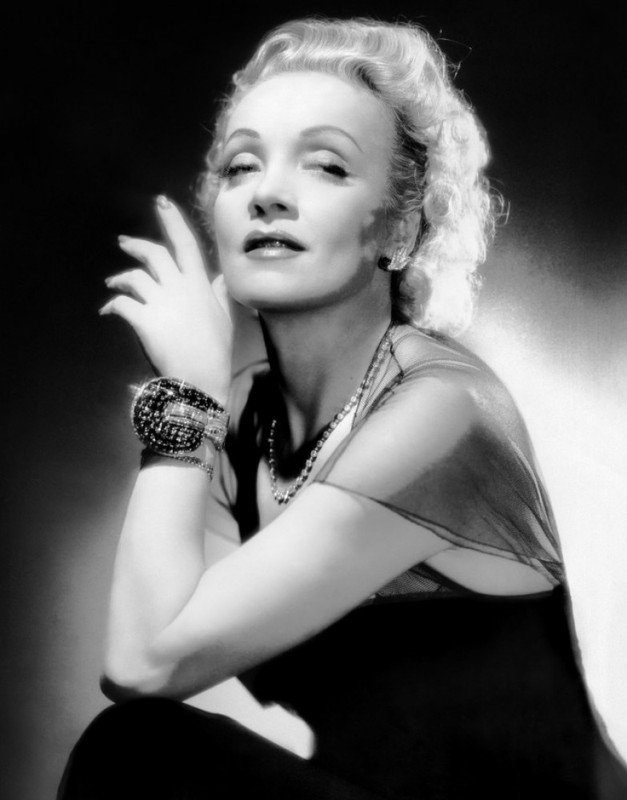 Marlene_Dietrich_c30