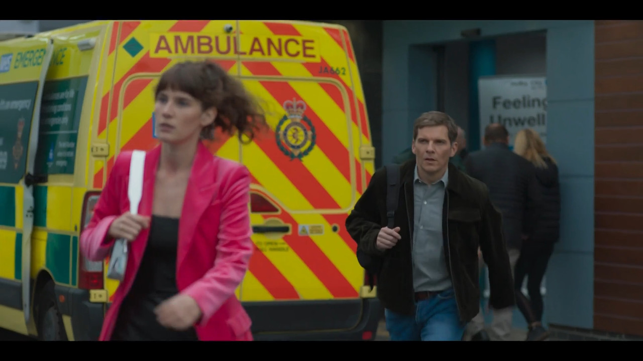 2023-04-08_21_35_BBC1_Casualty_37x26_Welcome-to-the-Warzone.mp4_snapshot_00.52.33.810
