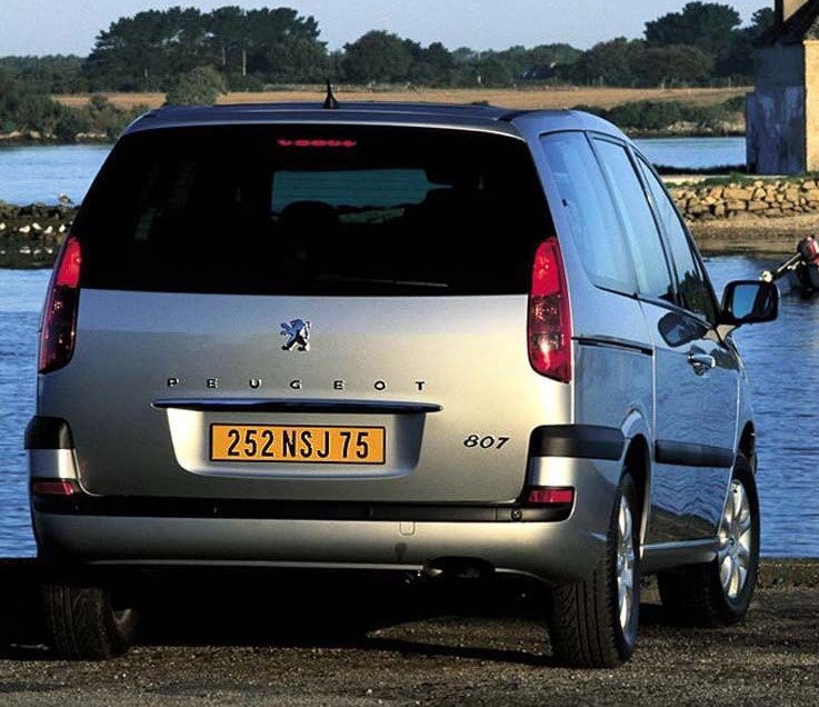 Peugeot-807