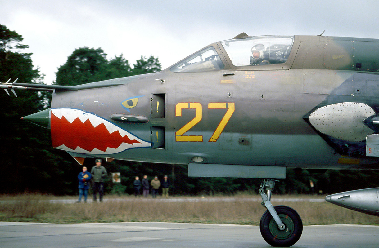 20 GvAPIB Su-17M4 27 yellow_12204 (6)