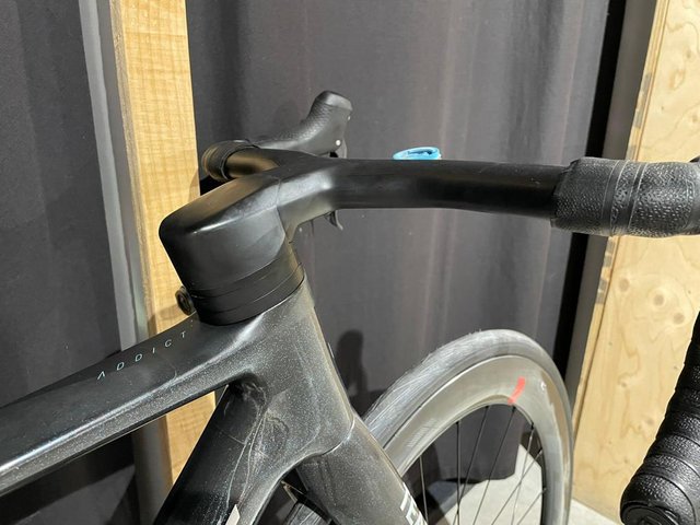 EE0403C5-EC81-4179-8B2E-8D36417CE70B