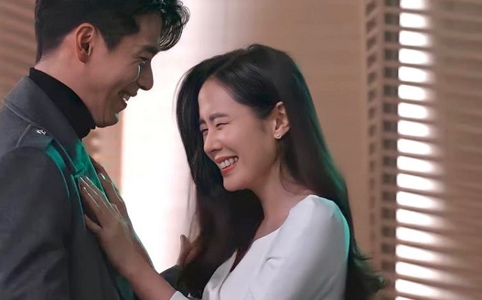 Dibintang Hyun Bin dan Son Ye Jin, serial drama Crash Landing on You tayang pada periode akhir 2019 hingga 2020 silam.