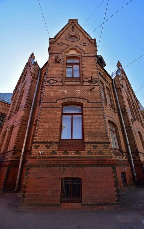 scale_1200 (1)