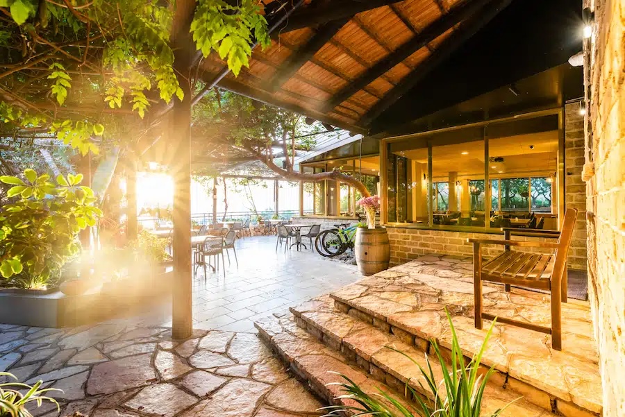 כניסת המלון