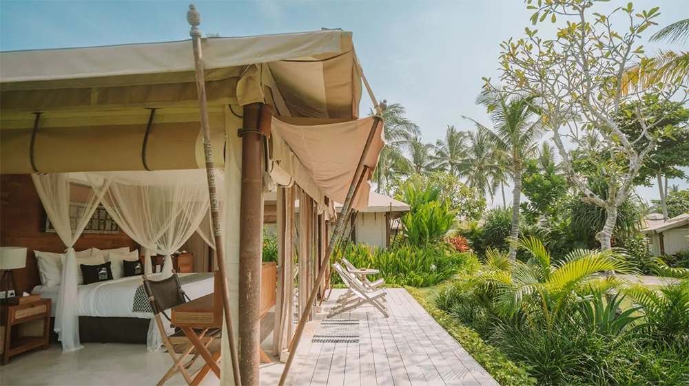 Tenda mewah di Bali Beach Glamping.