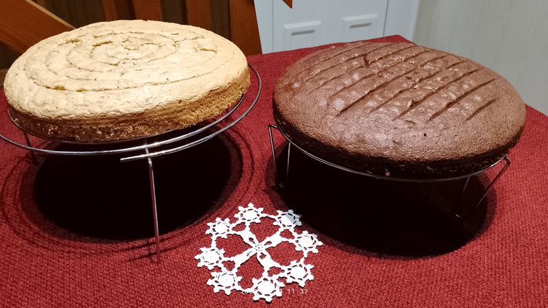 https://i.postimg.cc/xCRGf3Pq/piskotak-tortahoz.jpg