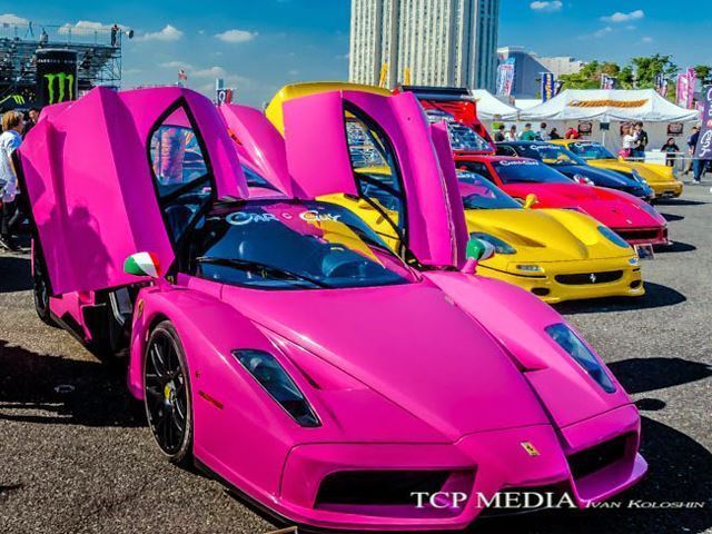 Ferrari Enzo розовый