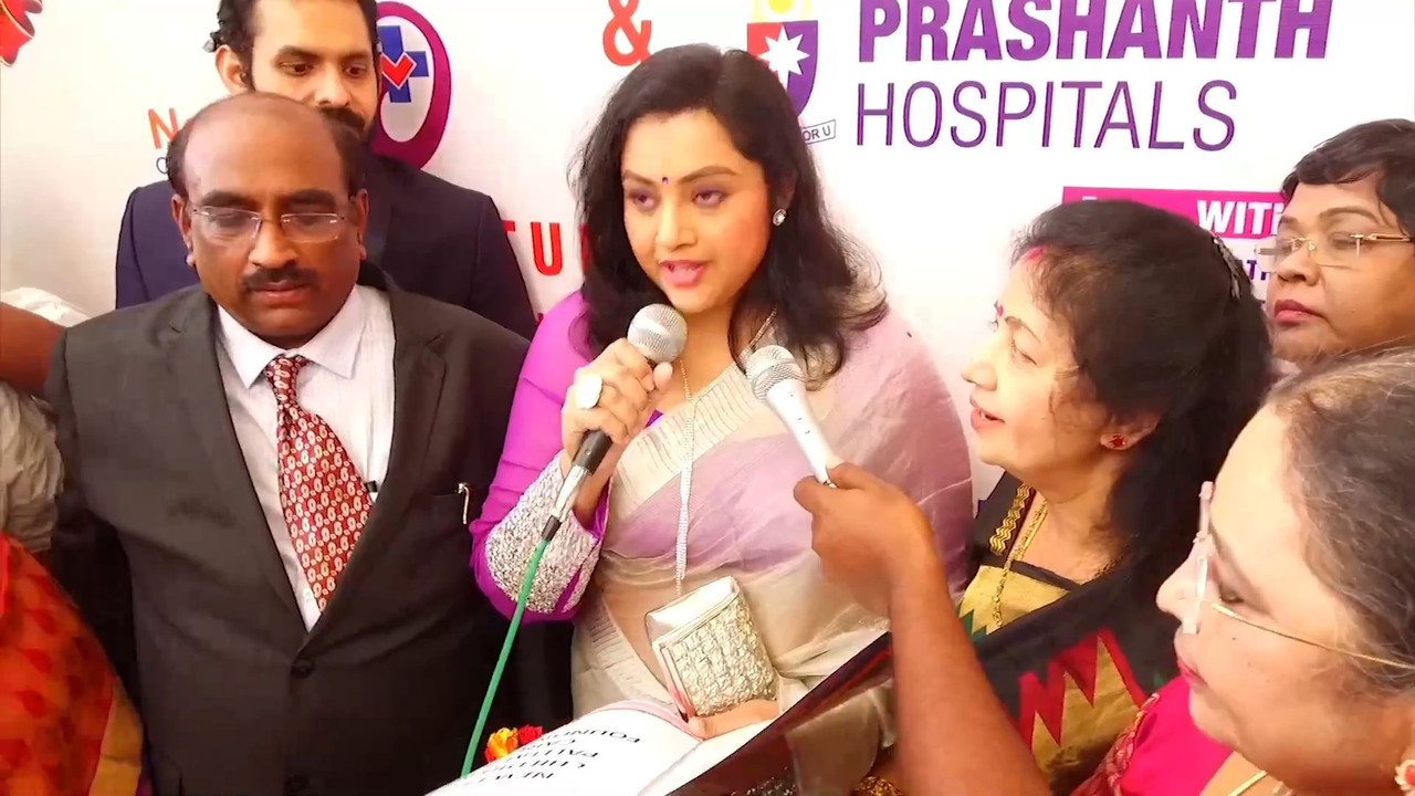 Milf Meena sexy in saree.mkv_snapshot_00.00.394