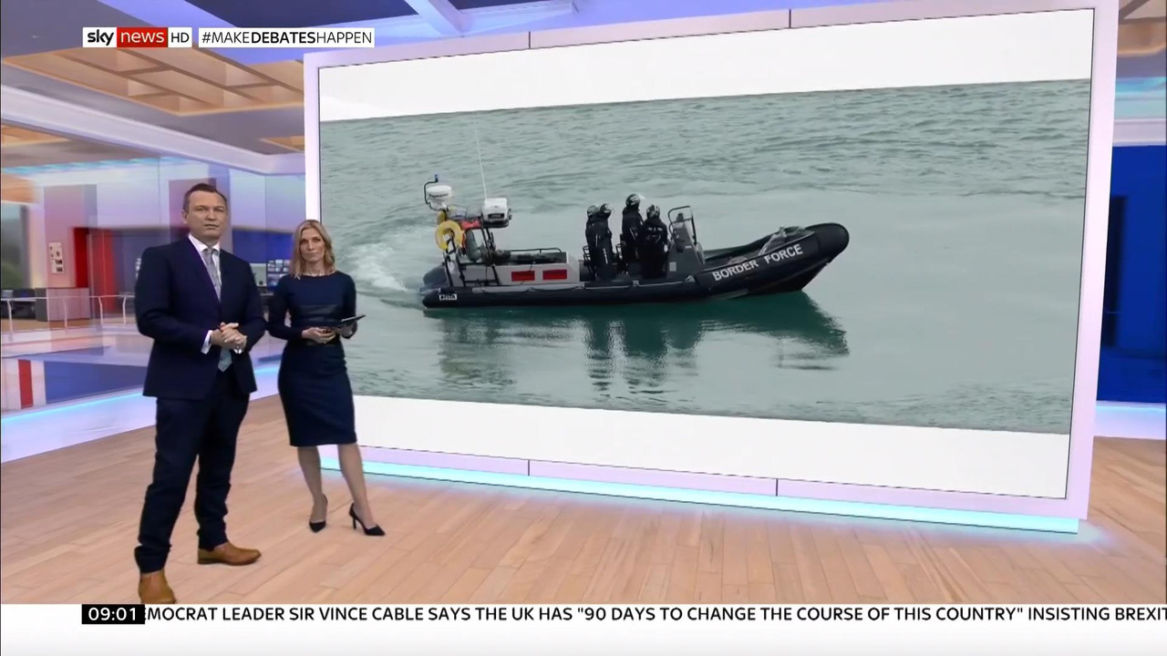 31 December - 09.00.00 - Sunrise. Sarah-Jane Mee with a mix of t