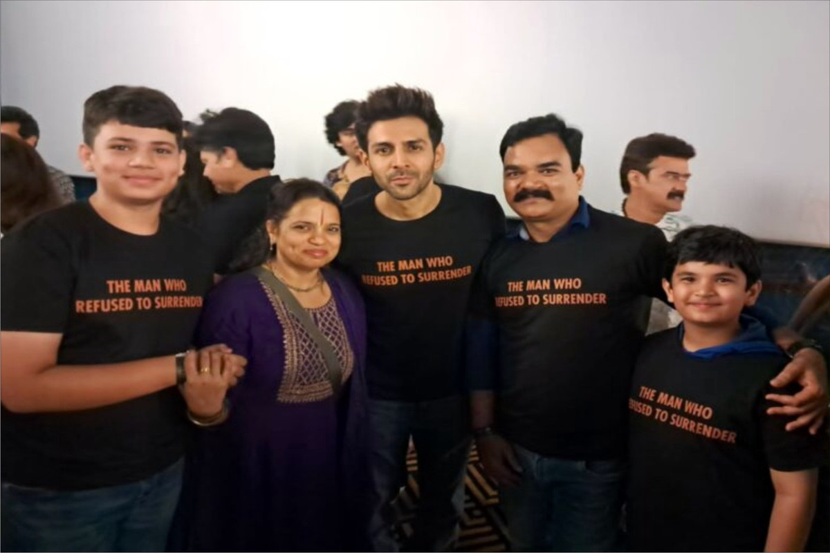 अभिनेता कार्तिक के साथ किरदार में दिखेंगे झांसी के कलाकार "सम्यक”