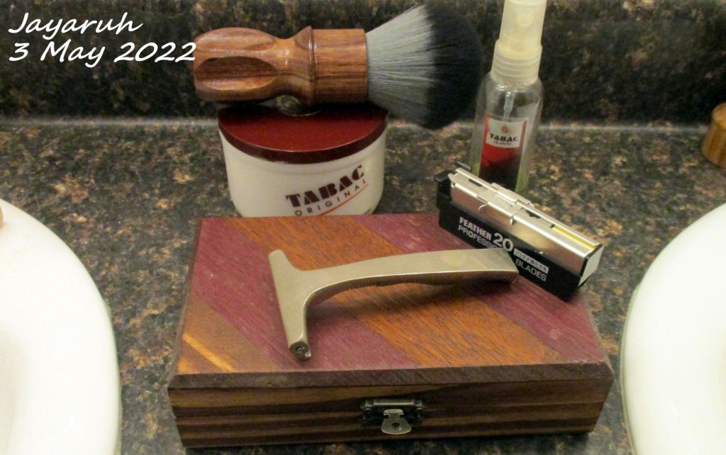 [Image: sos220503.jpg]