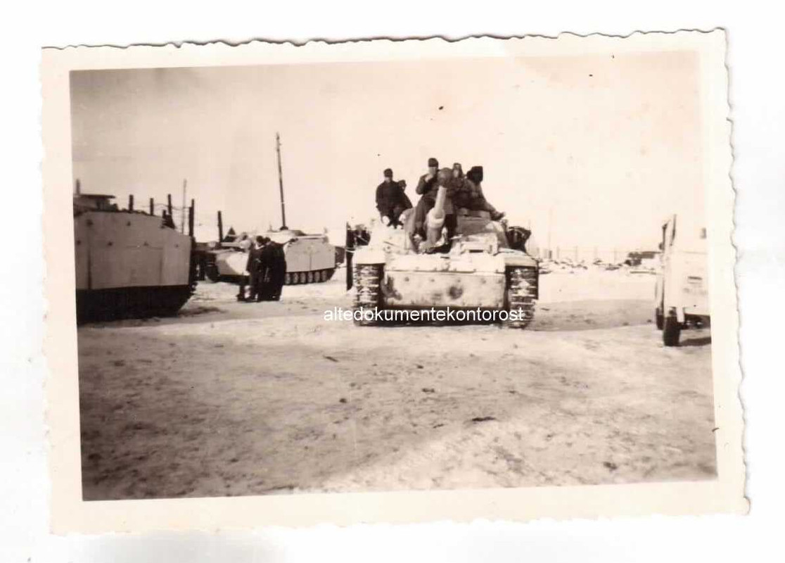 Foto 2.WK Panzer Sturmgeschütz StuG Seitenschürz