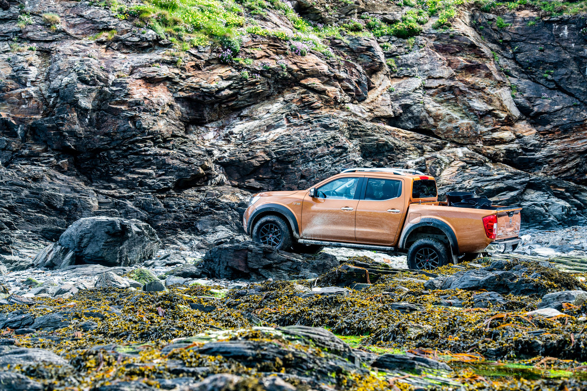 Nissan Navara Off-Roader AT32 (5)