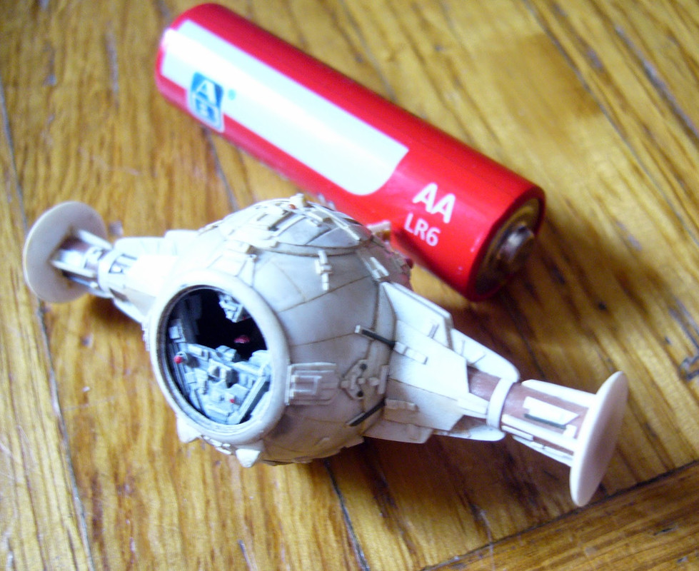 Scratchbuild Tie Fighter 03