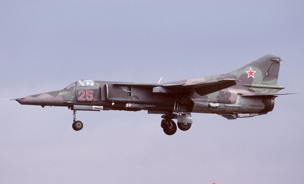 296 APIB MiG-27D 25 Red_61912555163_17-09-91 (2)