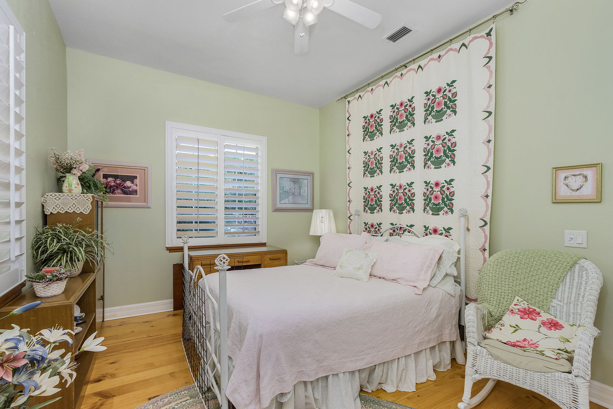 16900 Carolyn Lane