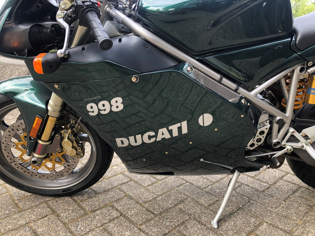 6AE728F6-F068-4BBE-AAB9-01587DA496A7