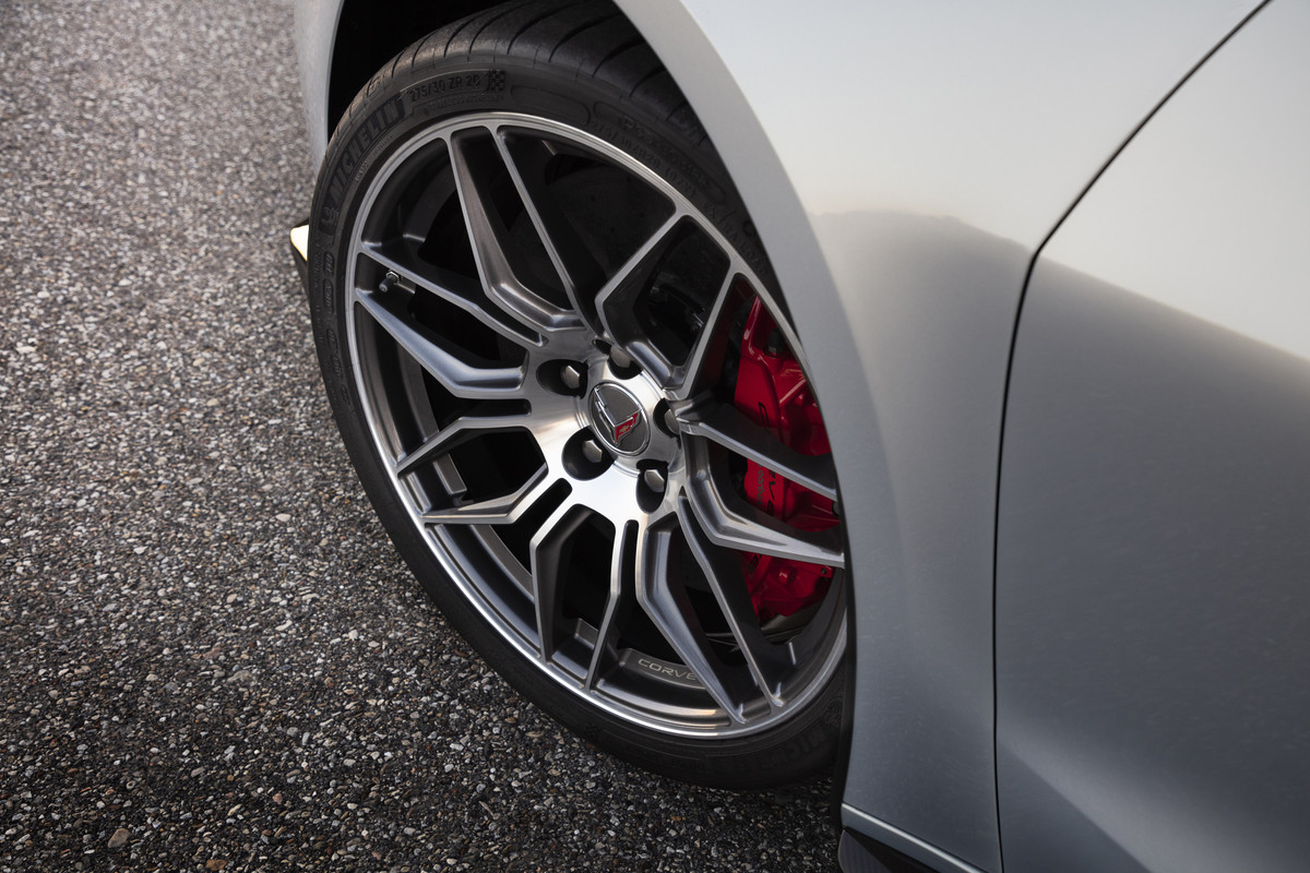 2023-Chevrolet-Corvette-Z06-018