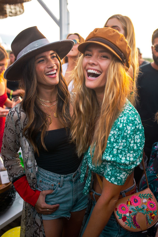 nina-agdal-at-the-surf-lodge-concert-series-presents-leland-fren