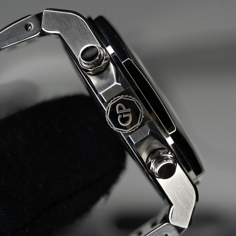 Girard-Perregaux Laureato Chronograph 42 - Image 8