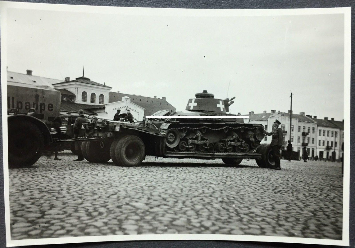 ORIG FOTO - BEUTE PANZER AM Anhänger SUPER FOTO