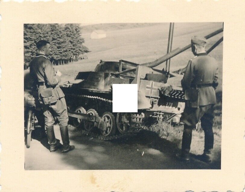 Frankreich Feldzug deutscher Panzer I LADUNGSLEGER abgeschossen am Straßenrand