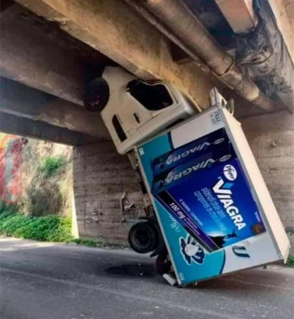 funny-pictures-10-10-25-18.jpg