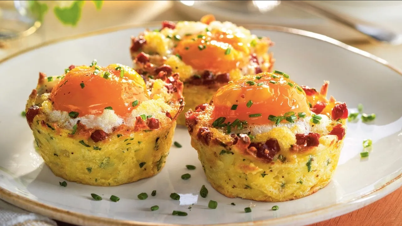 ¿Qué entrada preparar? Haz esta receta fácil de muffins de papa con huevo nube