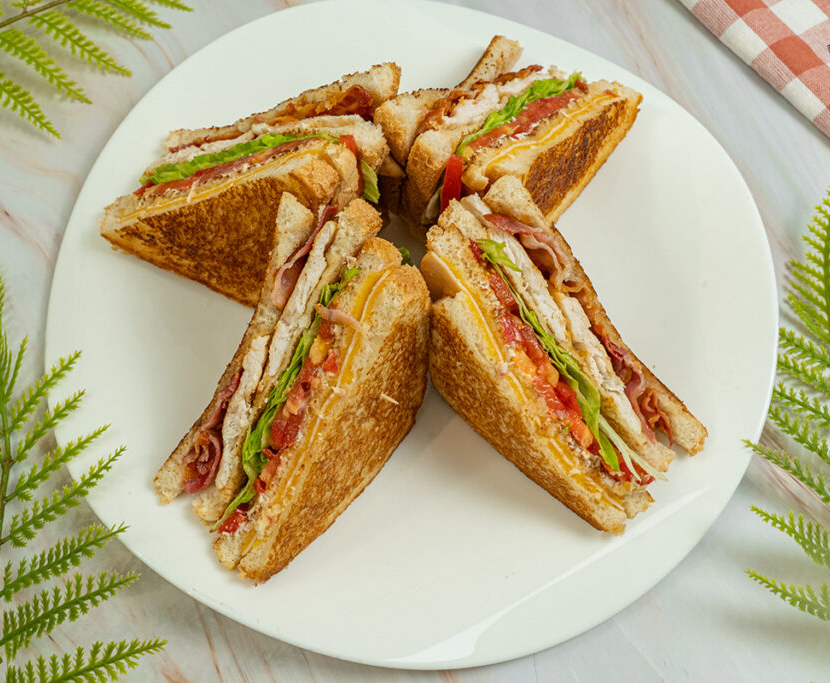 Sandwich Club Clásico