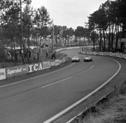 24 HEURES DU MANS YEAR BY YEAR PART ONE 1923-1969 - Page 43 58lm03-Aston-Martin-DBR-1-300-Tony-Brooks-Maurice-Trintignant-10