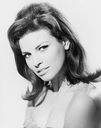 raquel-welch-g47