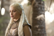 emilia-clarke-game-of-thrones-16