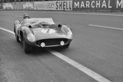 24 HEURES DU MANS YEAR BY YEAR PART ONE 1923-1969 - Page 40 57lm07-F250-TR-M-Hawthorn-L-Musso-5