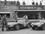 24 HEURES DU MANS YEAR BY YEAR PART ONE 1923-1969 - Page 33 54lm20-Aston-Martin-DB-3-S-Coup-Peter-Collins-Prince-Bira-9