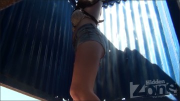 [Image: Voyeur355074300.jpg]