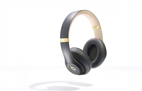 Karl Taylor – High-End Headphones Product Shoot