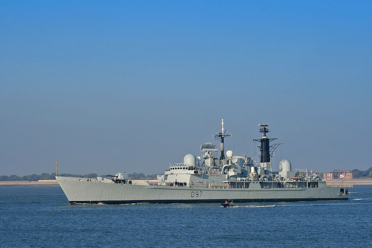 HMS Edinburgh (D97)