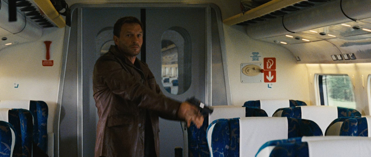 Wanted (2008).mkv_snapshot_01.14.50_[2018.02.05_21.20.49]