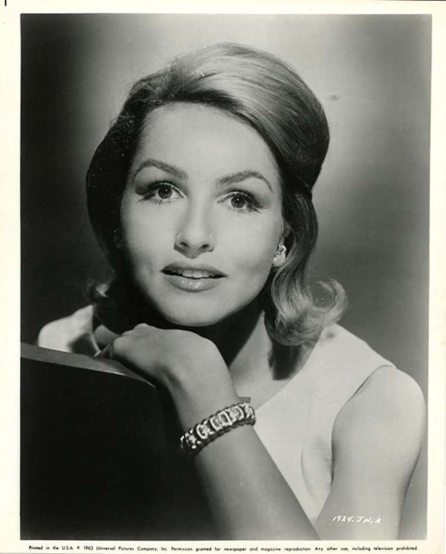 Julie_Newmar_mc10