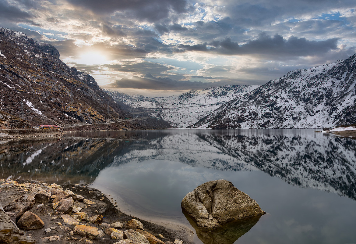 IMAGE: https://i.postimg.cc/xT2MF8H4/SNS-tweaked-sky-copy.jpg