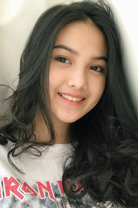 CEwek-Cantik-dan-manis-bibir-tipis.jpg