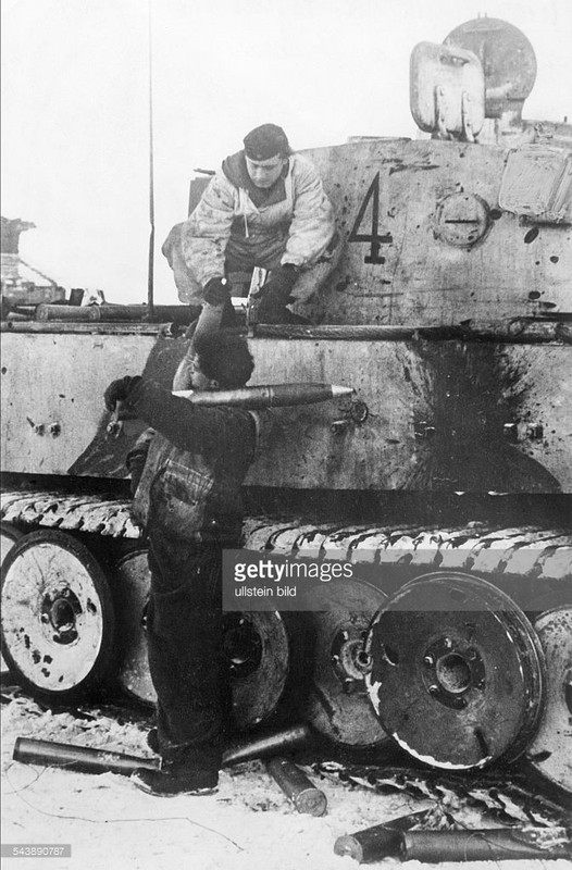 eastern front (soviet union) - a german tank VI 