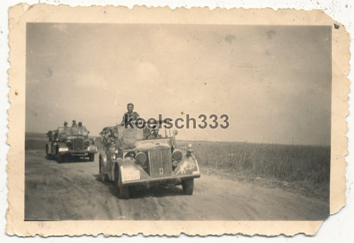 Foto Wehrmacht Einheits PKW Kübelwagen Kennung 16. Infanterie Div. im Osten
