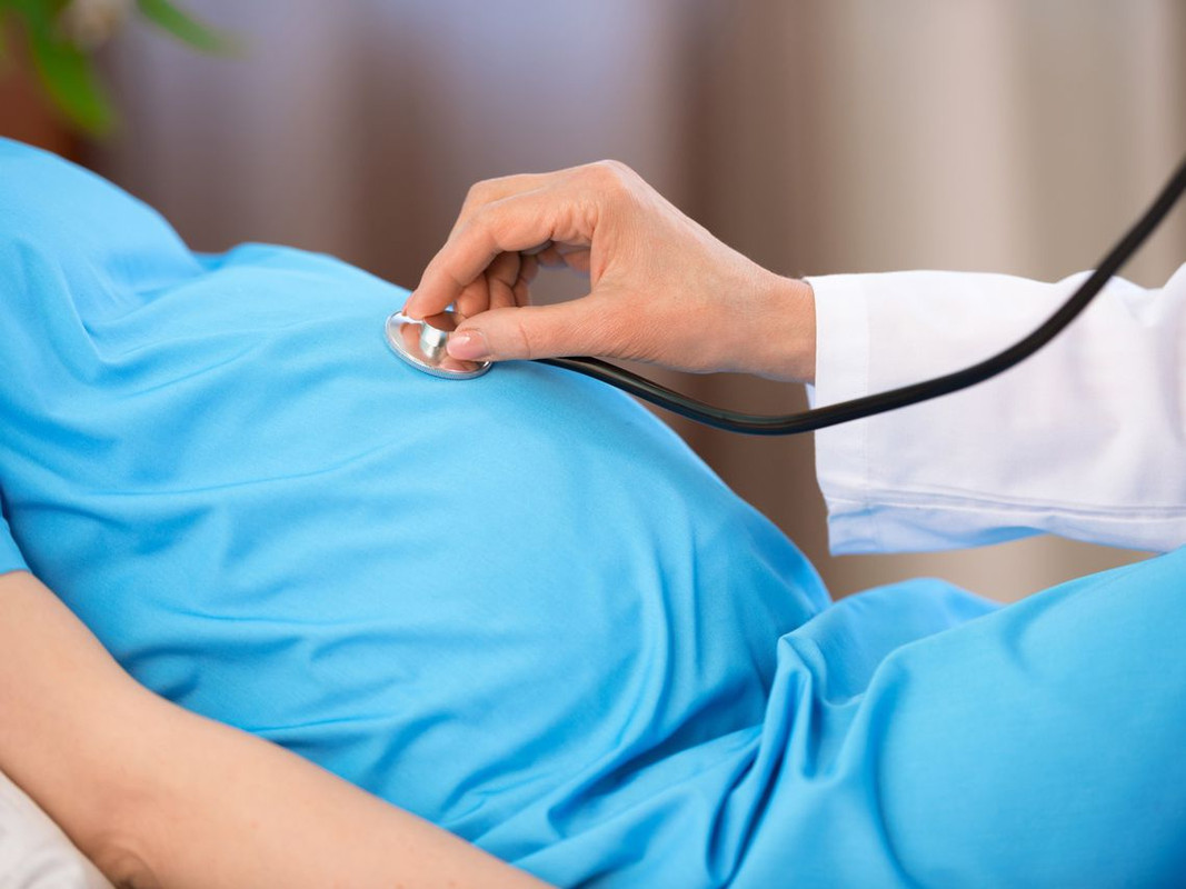 Ginecólogo concibió al menos 21 niños usando su propio esperma