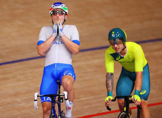Elia Viviani festeggia il bronzo appena conquistato (Getty Images) Elia Viviani festeggia il bronzo appena conquistato (Getty Images)
